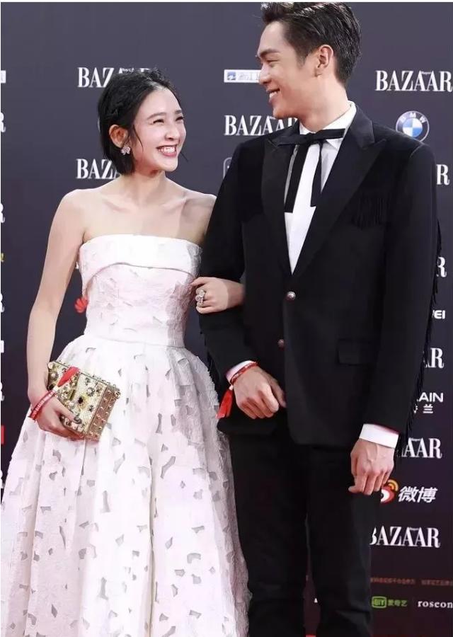 张若昀▲「33岁唐艺昕生了」张若昀：老婆，我们仨就这样笑一辈子吧！