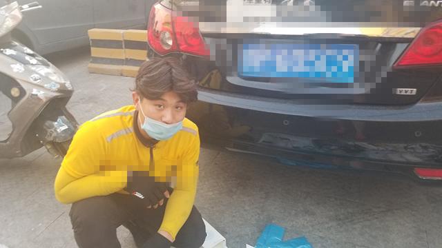 『外卖小哥』摆地摊一天赚上千？我们去地摊一条街，找了5个地摊老板聊了聊