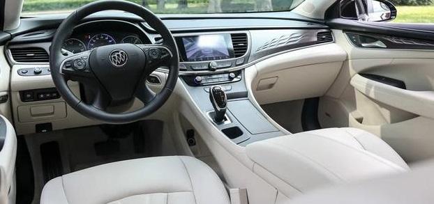 【b级车】又一款合资中型车,比a4l帅气,配2.0t爆出241马力,破百7.5秒