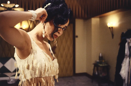 安妮·海瑟薇|林青霞给台下刘嘉玲使眼色，刘一切就绪就等上台当影后，结果尴尬