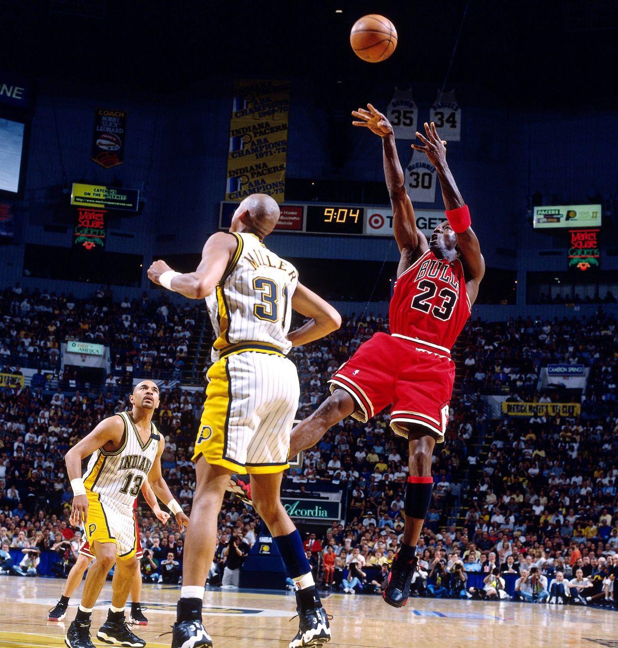 迈克尔·乔丹：NBA历史五大绝技！排名第一绝技的已经失传，乔丹后仰跳投上榜