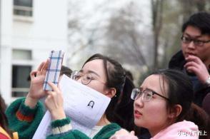 @拥有研究生学历的人，毕业后真能拿几十万年薪吗？这类研究生可以