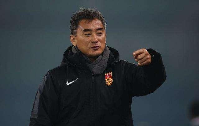 [沈祥福]沈祥福不香！中超大连人急寻“代班主帅”，3名土帅优势更大
