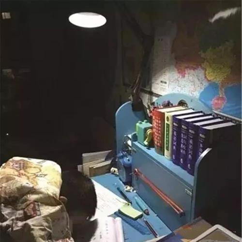 【】17年前偷走高考试卷,使国家被迫启用备用卷的考生,如今怎么样了