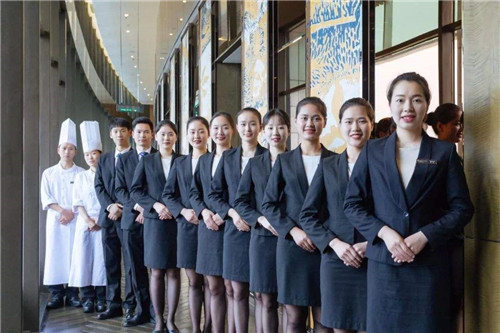 上海市|中国最“贵”服务员姚碧：为国宴服务3次，出名后被国际酒店争抢