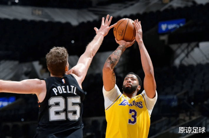 戴维斯|26中13!戴维斯欺软怕硬,詹眉连线美如画,下场再打养生篮球