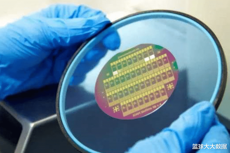 芯片|1.2亿颗芯片只是开胃菜？高通肠子都悔青了，网友：自食恶果