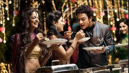 「印度」印度的游客跑到中国来炫富：我的月工资有3万卢比，在中国足够我胡吃海喝了吧