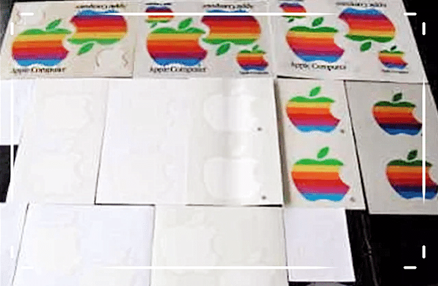 「iPhone」买iPhone送的贴纸是贴手机上的？很多人都错了，网友：太丢人