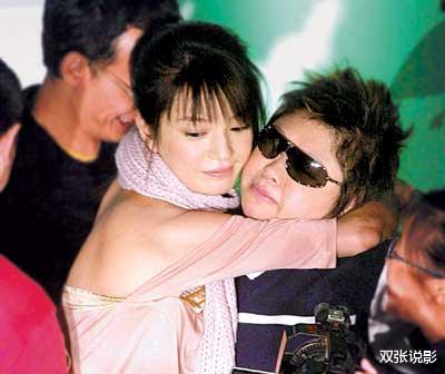 [韩红]韩红终于不再沉默，公开承认和赵薇的关系，网友直呼：没想到