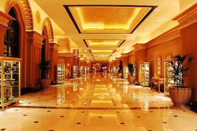 星级酒店|全球唯一的8星级酒店：占地24万平，入住就有7个人专门为你服务