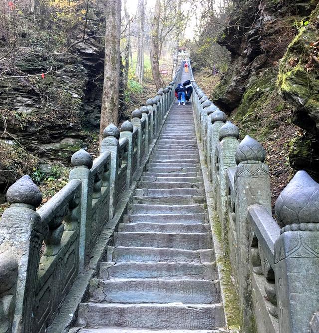 武当山|中国最赚钱的山,1张门票230元,1年狂挣52亿,是黄山的10倍