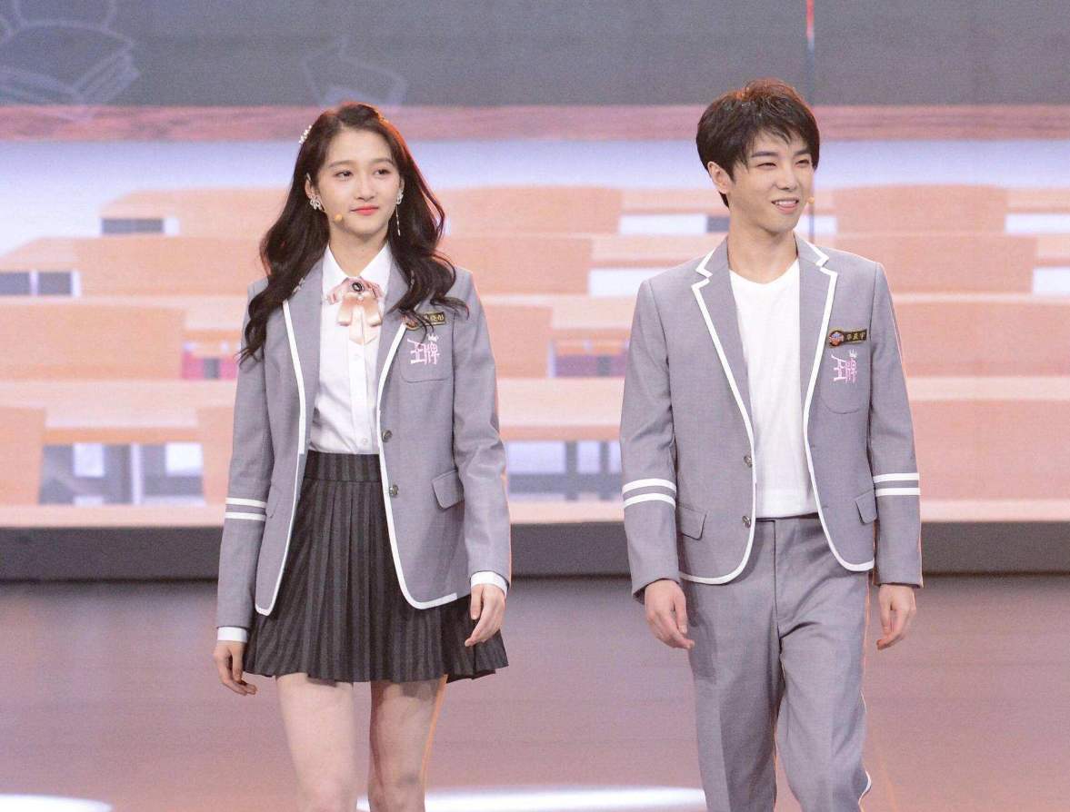 沈涛：王牌家族传喜讯，又一常驻嘉宾官宣撒糖，女方首次公开露面！