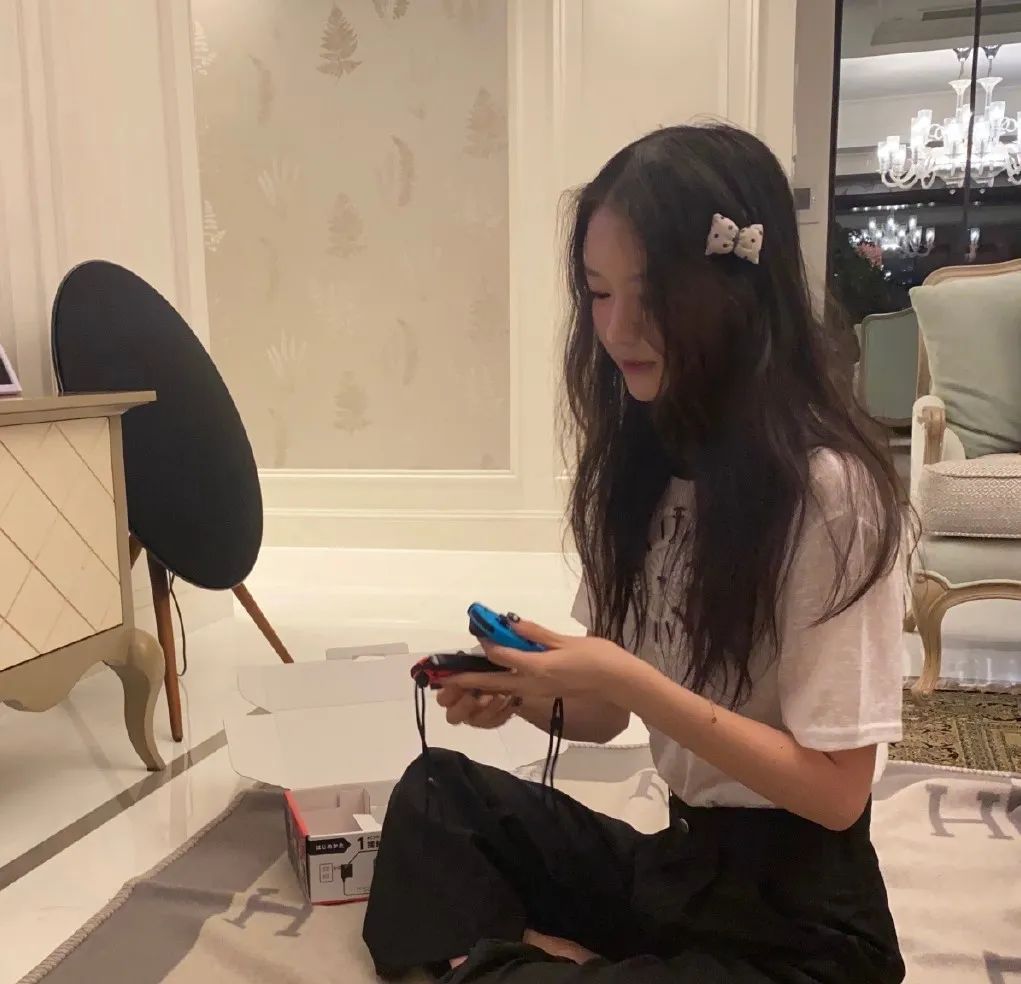 #肖战#15岁坐拥普通人一生的奢侈品,成为王菲女儿闺蜜团C位的她凭什么?