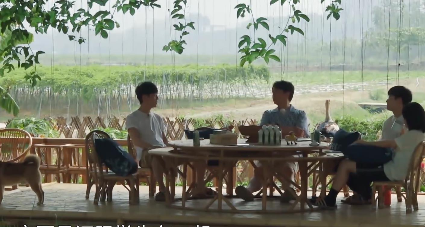 『何炅』46岁何炅到底结婚了没有？他在《向往的生活4》已经给出明确答案