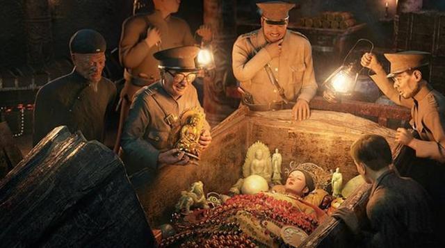 「」孙殿英盗慈禧墓棺椁被打开现场，士兵被吓得腿软，双手长满了白毛