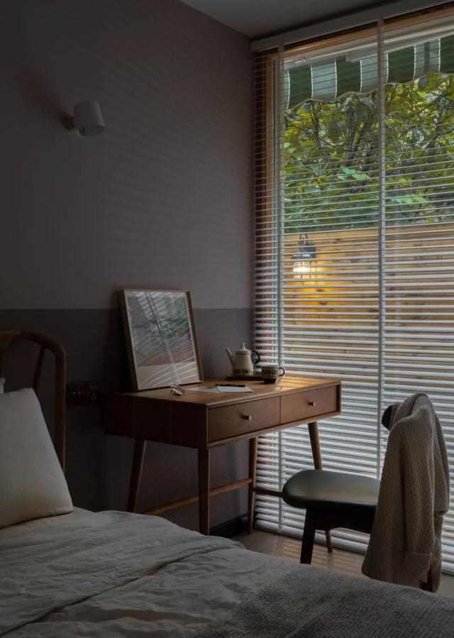 她家院子比房子还大，足足有80m2，在城里也能过得像李子柒