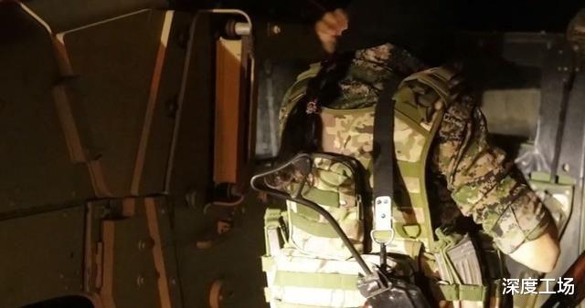 庫爾德女兵全副美國武器，深夜對敘利亞城鎮大搜捕：大批人員被捕-圖2