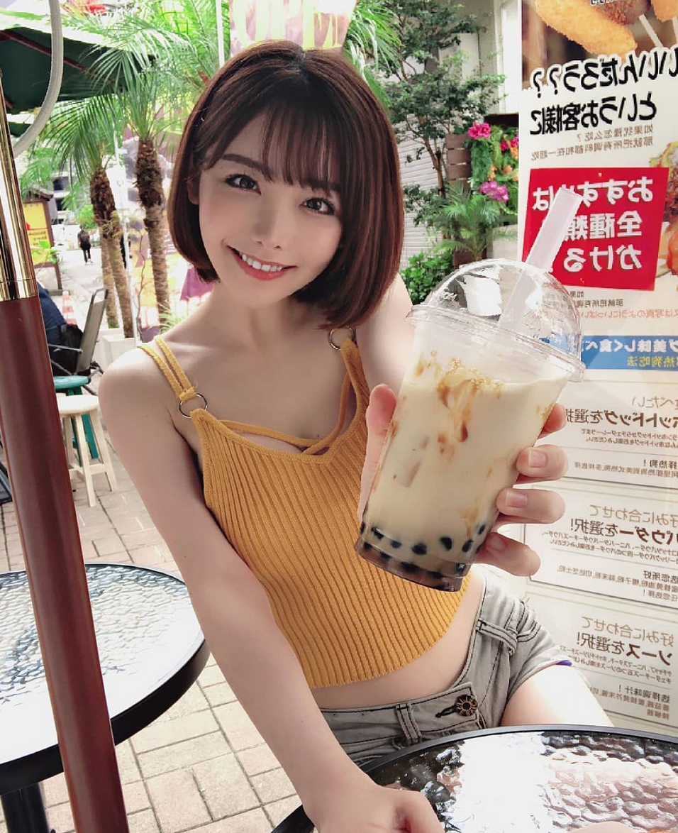 美女这么瘦，怎么也不多吃点！