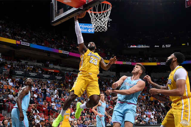 勒布朗·詹姆斯|历史第一！又历史第一！詹姆斯彻底摊牌全联盟，湖人总冠军稳了