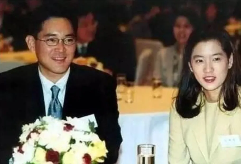 豪门|21岁嫁入豪门后，她卷走1000亿离婚，逆袭成霸总和影帝热恋：真·大女主！