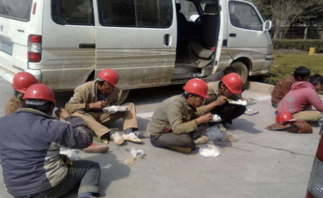 杭州|光天化日之下讨薪者被领导暴打,事后3天领导才被拘留?