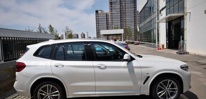 奔驰GLC:放弃奔驰GLC提宝马X3,落地价449895元贵吗?看完就明白了!