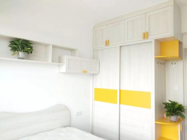 |衣柜也可以撞色，颜色撞得对，衣柜也可以很美