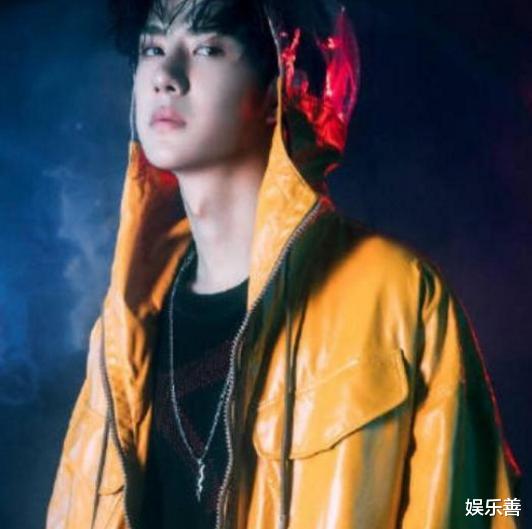 #王一博#天天向上云录制，唯独王一博结束后没走，知道原因后工作人员爆笑