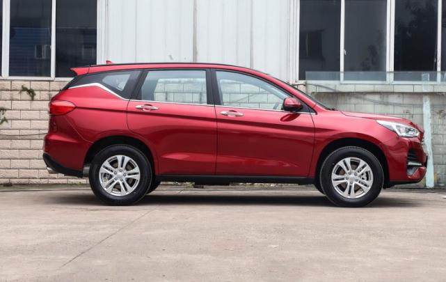 宝骏|三款适合年轻人的SUV，配置丰富，造型帅气，价格都在6万上下