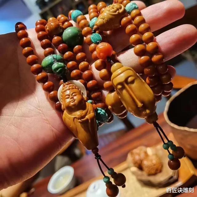 钱币|核雕手串还能这样戴?给你意想不到的美!