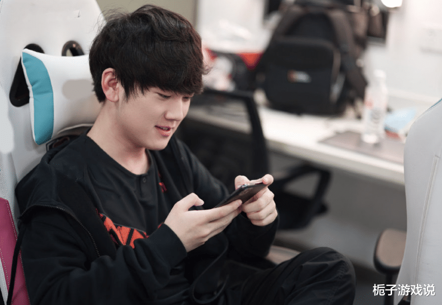 生肖|JKL被15岁粉丝问国服大师能不能去打职业,阿水的回答让观众恍然大悟