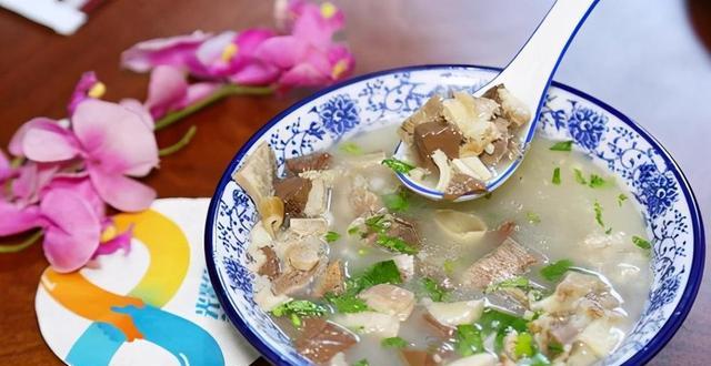 羊汤|炖羊肉汤，有人先焯水有人直接炖！大厨：都不对，难怪羊汤不好喝