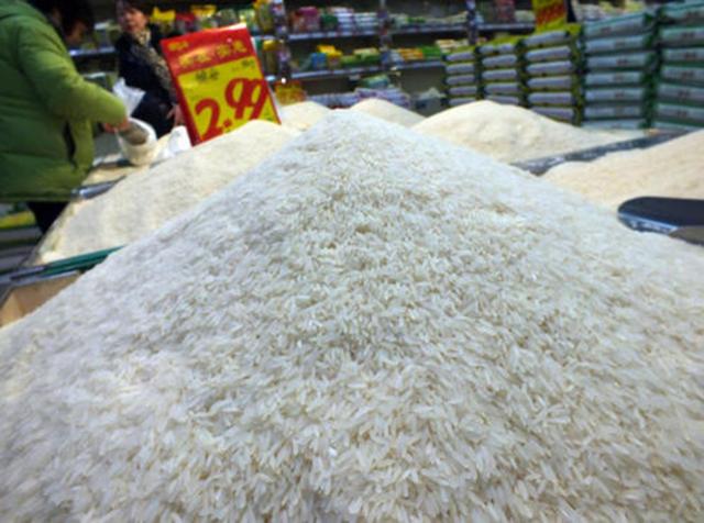 神鸟知讯资讯站|\＂塑料成本比大米高！\＂市民从大米中分离出塑料，生产商叫苦不迭