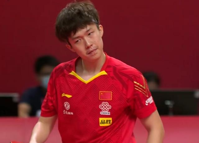 男乒|太猛了！男乒新王疯狂一板扫，21分钟轰3-0，国乒新星被打懵了