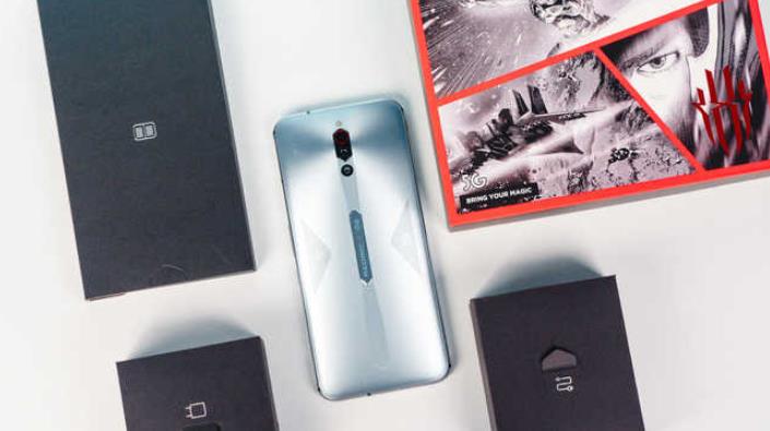 中兴|价格跳水340元，配备16GB+256GB，内置骁龙865+散热风扇