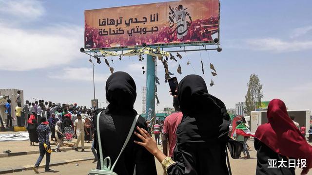 蘇丹女孩被20名男子強奸，就發生在大街上-圖2
