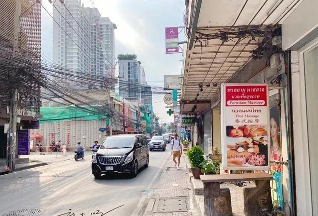 『按摩』全世界按摩店最多的按摩店，十步就有一家，价格还很便宜！