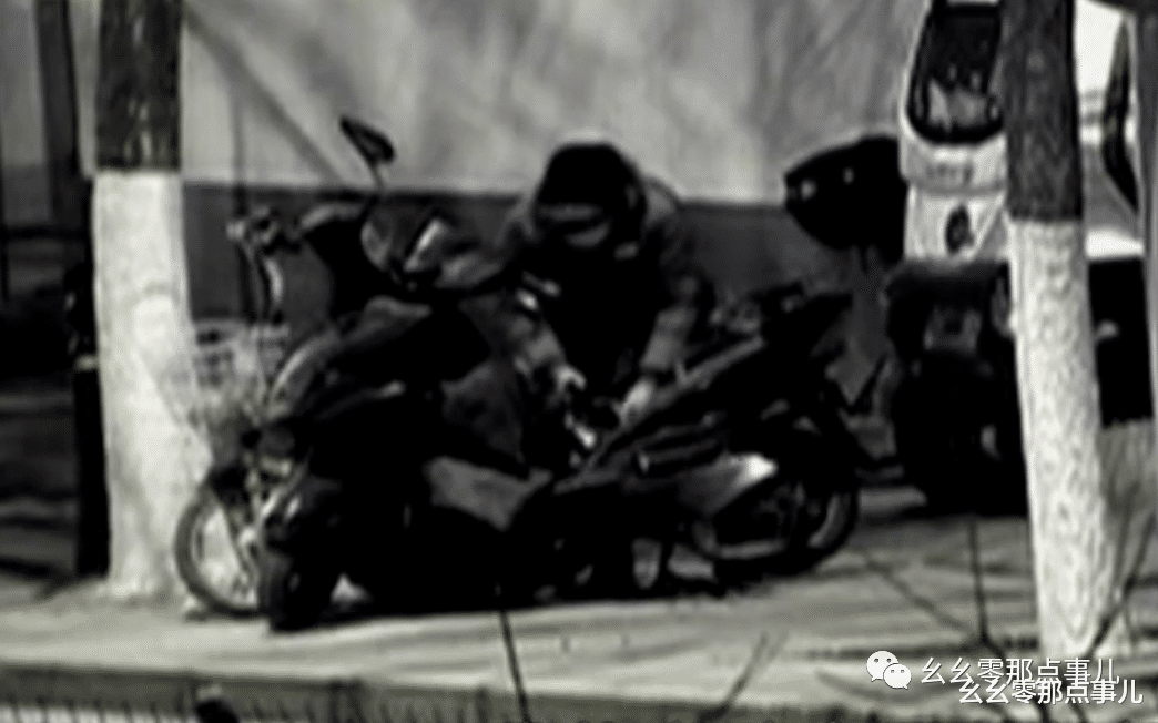 幺幺零那点事儿 见到警车撒腿就跑,北京民警百米追逐!男子被抓后辩解:我锻炼呢