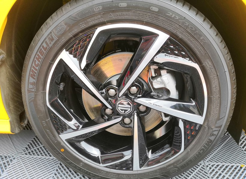 小钢炮|上汽又为年轻人造了一台“小钢炮”，1.5T爆发173马力，8万拿下？