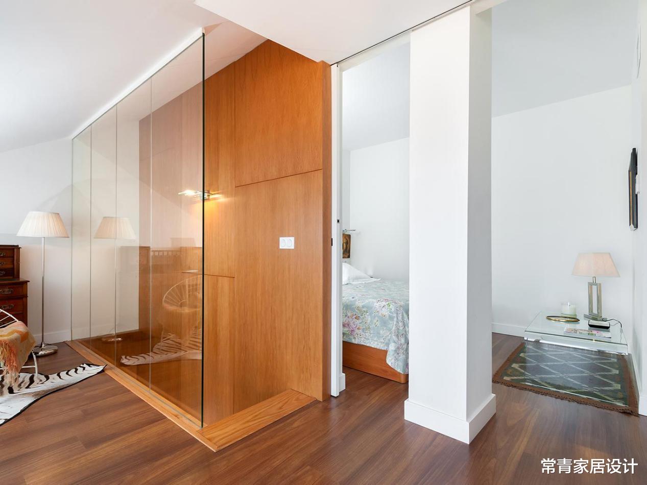 |146㎡顶复式，上下2层住五口人，实景高级，楼梯还能当电视墙
