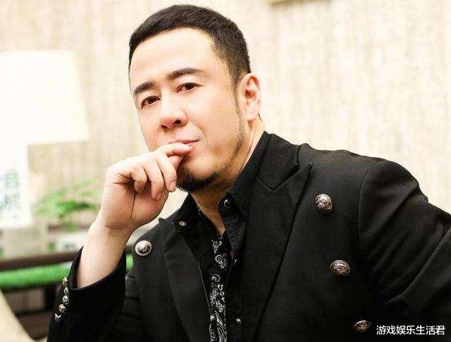 演唱会@《惊雷》抒情版又被唱火,800万点赞,这首歌歌词有何别意?