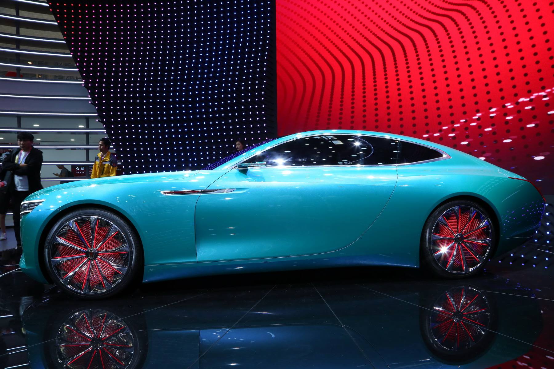 【日产轩逸】红旗公布GT车型，宾利看了哆嗦，劳斯莱斯自叹不如，不愧国产之光