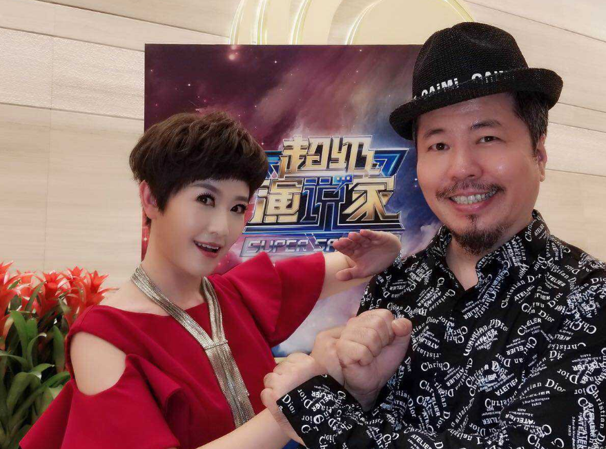 演唱会：以为自己很红，跑到鸟巢开演唱会，结果没赚钱，还欠下千万债务