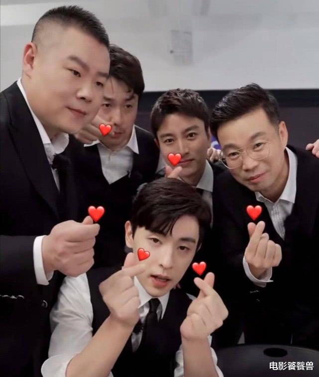 【迪丽热巴】极限挑战群聊官宣，热巴为岳云鹏P图，8人首发阵容已确定