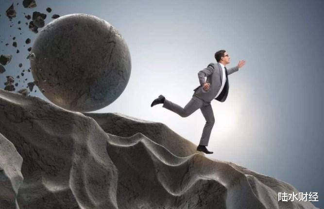 富力地产■200亿“接盘”王健林，以为大赚，今负债2000亿，肠子都悔青