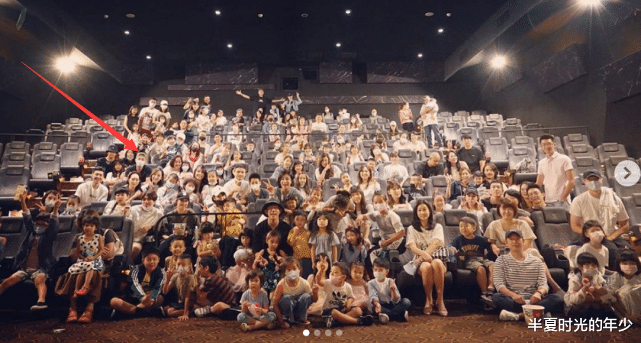 霍建华|贾静雯包场请霍建华看电影,却不见林心如,手中饮料杯暴露感情状况