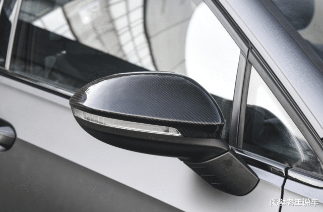 大众汽车|?“小钢炮”今日上市,思域再迎“顶尖对手”,大众车标+四个字母又迷倒一片