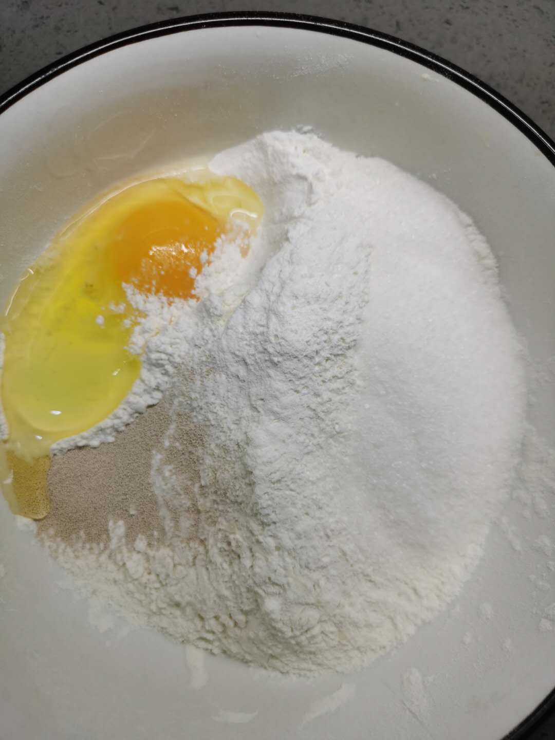 面食：这小饼一上桌，儿子一口气吃10个还说没吃够，柔软咸香，太好吃！