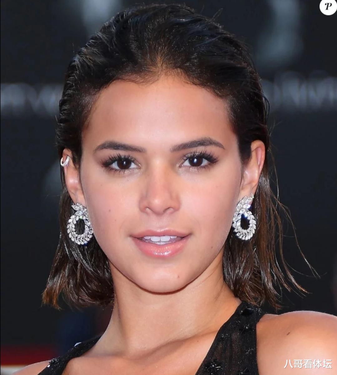 C罗|世界足坛最可惜的四对情侣，球迷眼中的天作之合，却只能分手快乐